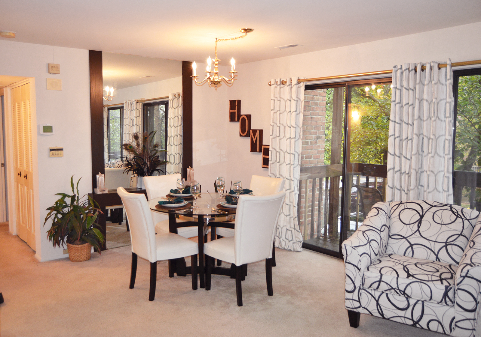 Dining room and kitchen at Shade Tree Trace Apartments, Maryland, 21228